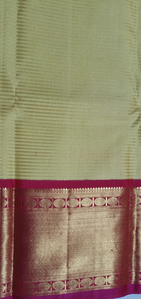 muthu1002's tweet image. #Local4Diwali Inspired by the clarion call given by Hon PM on 9th of November,  let’s come together to show our support for local handloom&amp;amp;handcraft products by buying them for this Diwali