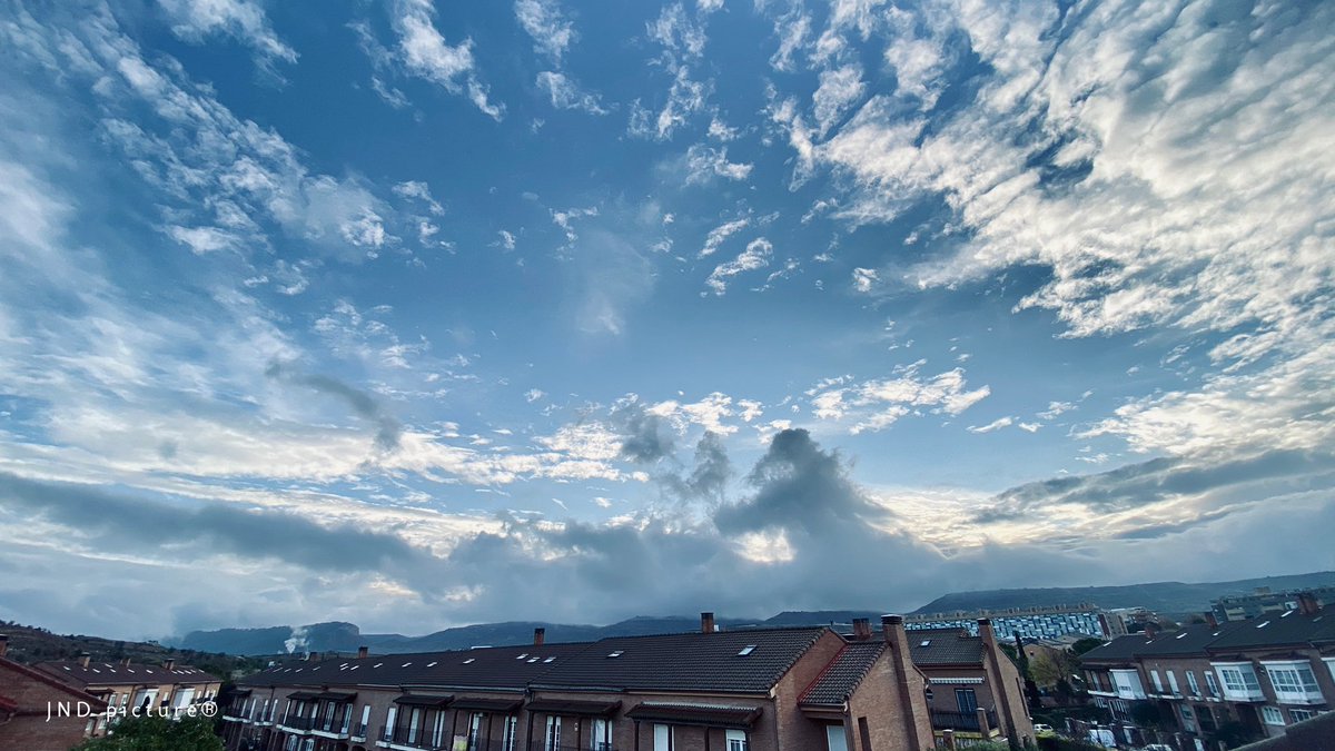 JNDpicture's tweet photo. Buenos días amigos, amaneciendo en #guadalajara #jndpicture #jnd50 #sun #amanecerenguadalajara https://t.co/NgpAwYWG8s
