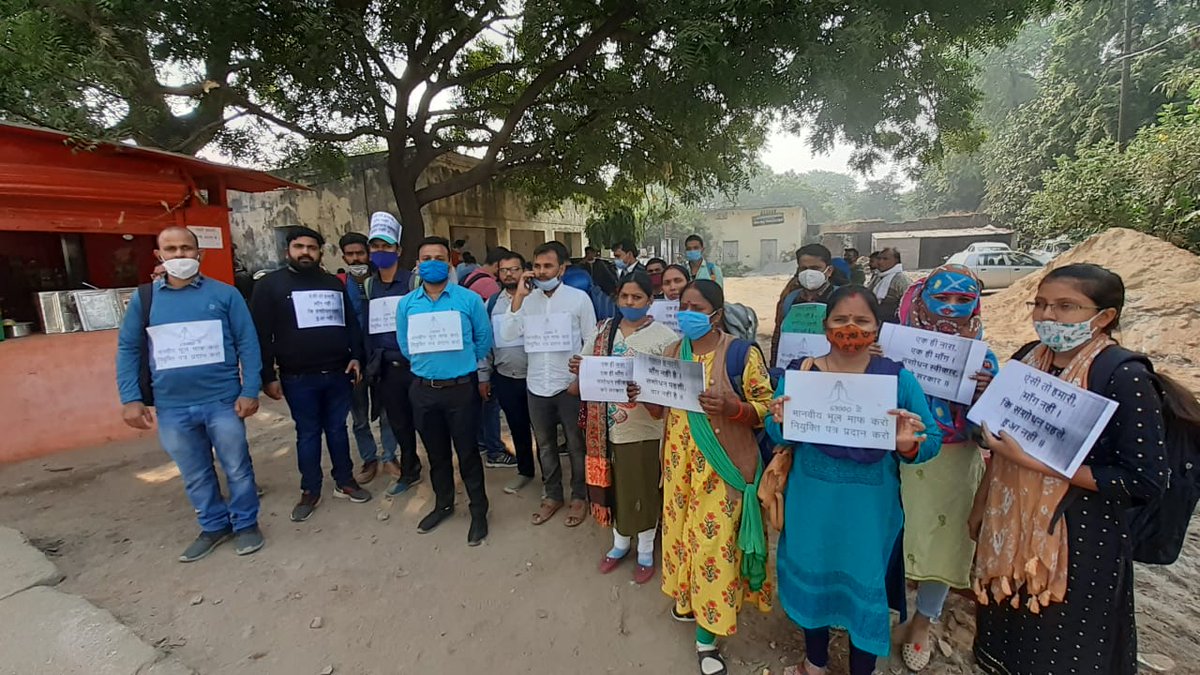 UPADHYAY_aNu98's tweet photo. सभी ECO GARDEN LUCKNOW जाकर CM के अच्छे कार्यों का result देख ले
जब बाबा CM बने थे तब लगा था शायद युवा के दिन सच में अच्छे आ गए, ये नहीं सोचा था exam करके नियुक्ति के लिए इतना प्रताड़ना झेलनी पड़ेगी, देश दीवाली माना रहा , पढ़ा लिखा युवा सड़कों पर घूम😢😢
#JoiningBeforeDiwali69k https://t.co/wnRtNdoWBk