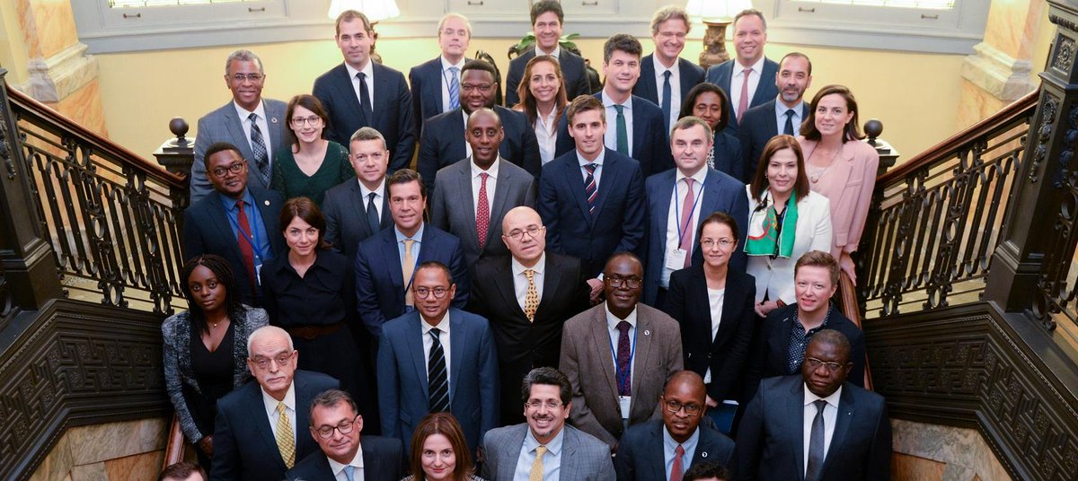AFD_en's tweet photo. Starting today with a two-day research conference #VisibleHand4Dev, the #FinanceInCommon2020 is the 1st-ever global summit of #PDBs.
🗣️@AudreyRojkoff, SG of the summit, on its purpose & its importance as a major event on the development calendar➡️https://t.co/ONPlBj02TZ
#WFDFI https://t.co/nSYKz8fplr
