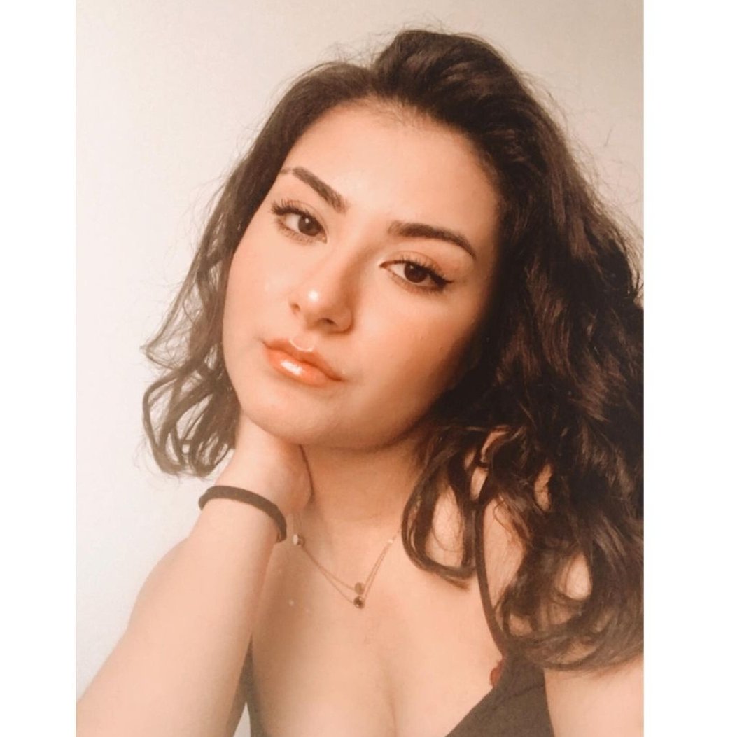 Maddi durumu iyi kişiler yazsınn ♡