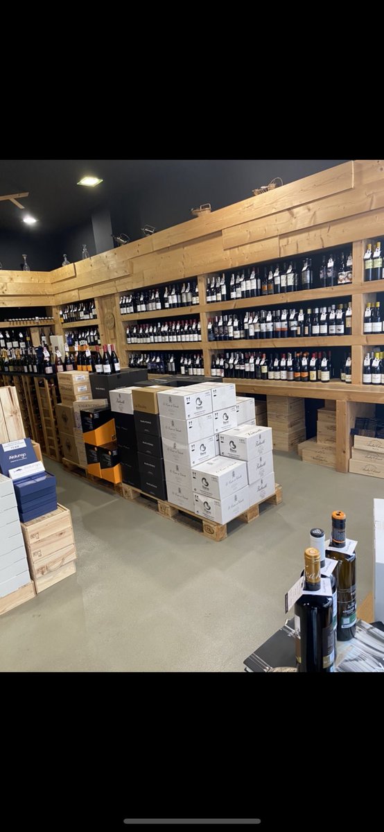 Mientras que nuestra Hostelería, esté cerrada, disfruta en Vinoteca Manu Martin .