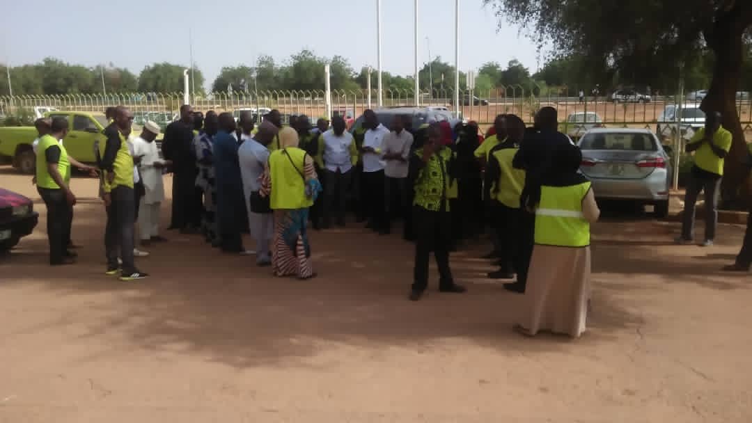 SynatTelecoms's tweet photo. Pour le deuxième mois consécutif le personel de Moov continue son mouvement de grève, toujours dans le silence des autorités compétentes à meme de contraindre les dirigeants de Moov à respecter la loi au Niger. 

TOUS UNIS NOUS VAINCRONS https://t.co/sbtZl15FK2