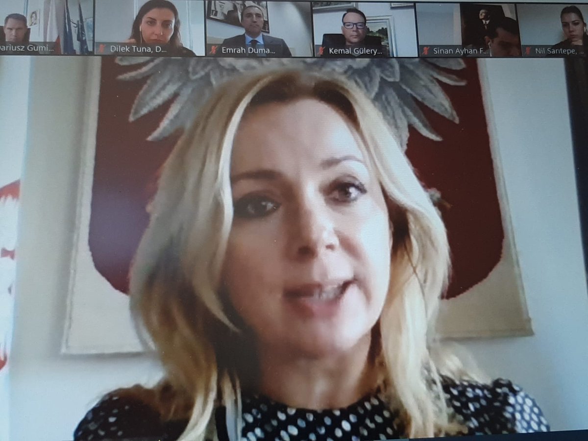 Zacieśnianie polsko-tureckich relacji biznesowych, a także zwiększanie obrotów handlowych między krajami było tematem rozmów podczas spotkania, które przedstawiciele Konsulatu Generalnego RP w Stambule odbyli z Radą ds. Międzynarodowej Współpracy Gospodarczej <a href="/deikiletisim/">Dış Ekonomik İlişkiler Kurulu - DEİK</a> 
🇵🇱🇹🇷