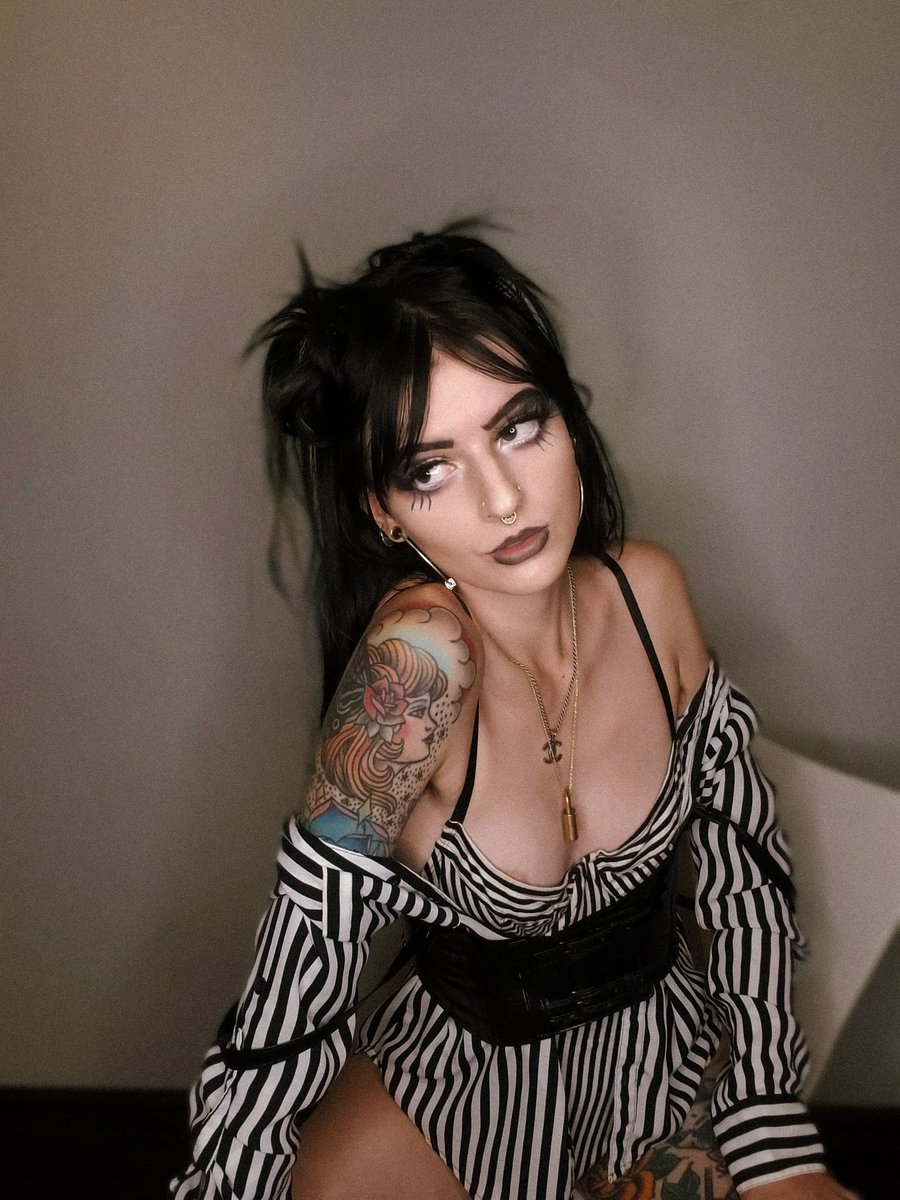 PixelatedPrinc1's tweet photo. Go follow my Onlyfans for more🖤. New to Twitter! Show me some love!?
#onlyFans #onlyhands #onlyfansaccount #onlyfansleak #egirls #alternativegirl #girlswithtattoos #tattoos #LGBTQ https://t.co/E4BsKOY7ry