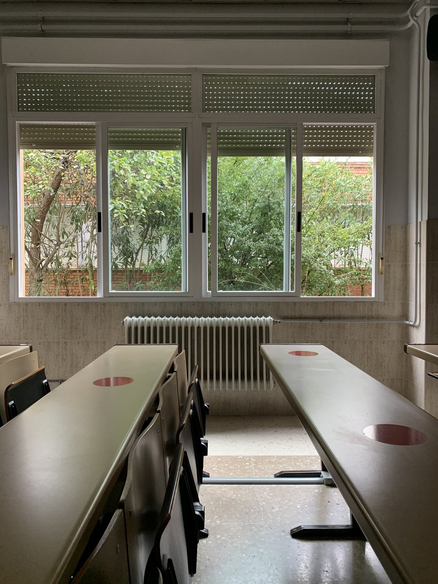 eduroamUEX's tweet photo. Hemos visitado @FEFT_Uex (Facultad de Empresa, Finanzas y Turismo) de @infouex en el campus de #Cáceres para analizar el comportamiento de #eduroam ¿Estudias allí? ¿Qué nos cuentas? @cda_FEFT_Uex https://t.co/5uNB6GSVmG