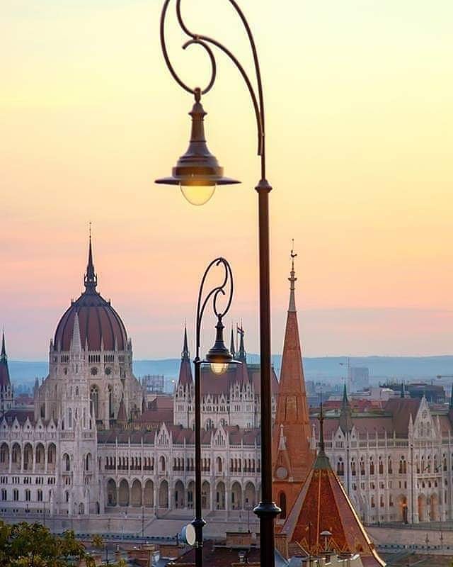EscalaBudapest's tweet photo. Rise and Shine  Budapest 🌞

Discover amazing Budapest with us:
Follow 👉 @EscalaBudapest
👉 #EscalaBudapestTips https://t.co/ooZX3zlRxk