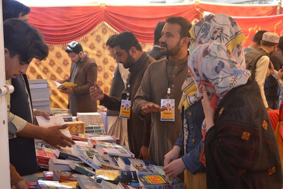 DrLalKhanKakar's tweet photo. Thanks #Quettawal 🙏 , for your tremendous interest & love towards books reading & Libraries .
#SBMKFLitraryFestival2020 https://t.co/bo420Q084v