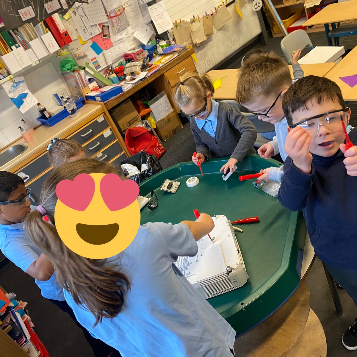 OLRprimary's tweet photo. Soft start in P1b today is very exciting!! Mrs McGeehan’s electricity table is a big hit! #Softstart #topictable #playfulpedagogy https://t.co/wYMdpnYtZY