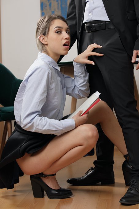 Have a great week y'all!   From last week shoot: Young trainee @ElenaVedem discovers how corporate world<a href="/tag/glamour"class="tags"><span>#glamour</span></a><a href="/tag/asswednesday"class="tags"><span>#asswednesday</span></a><a href="/tag/roundbutts"class="tags"><span>#roundbutts</span></a>