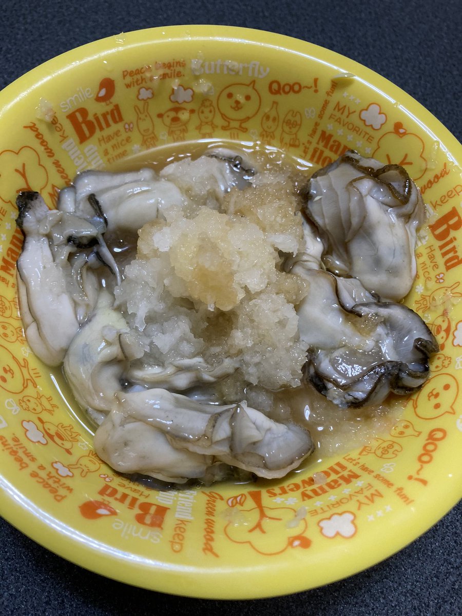 B U L U A さすが海っ子 生牡蠣食べるんですね 私も食べれるけど 焼いた方が好きだなぁ Q あと牡蠣の佃煮も美味しいんですよね ๑ ڡ ๑