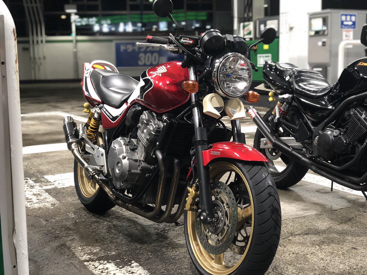 上品】 cb400sf nc42 タンク［値段交渉受け付けます］ カウル