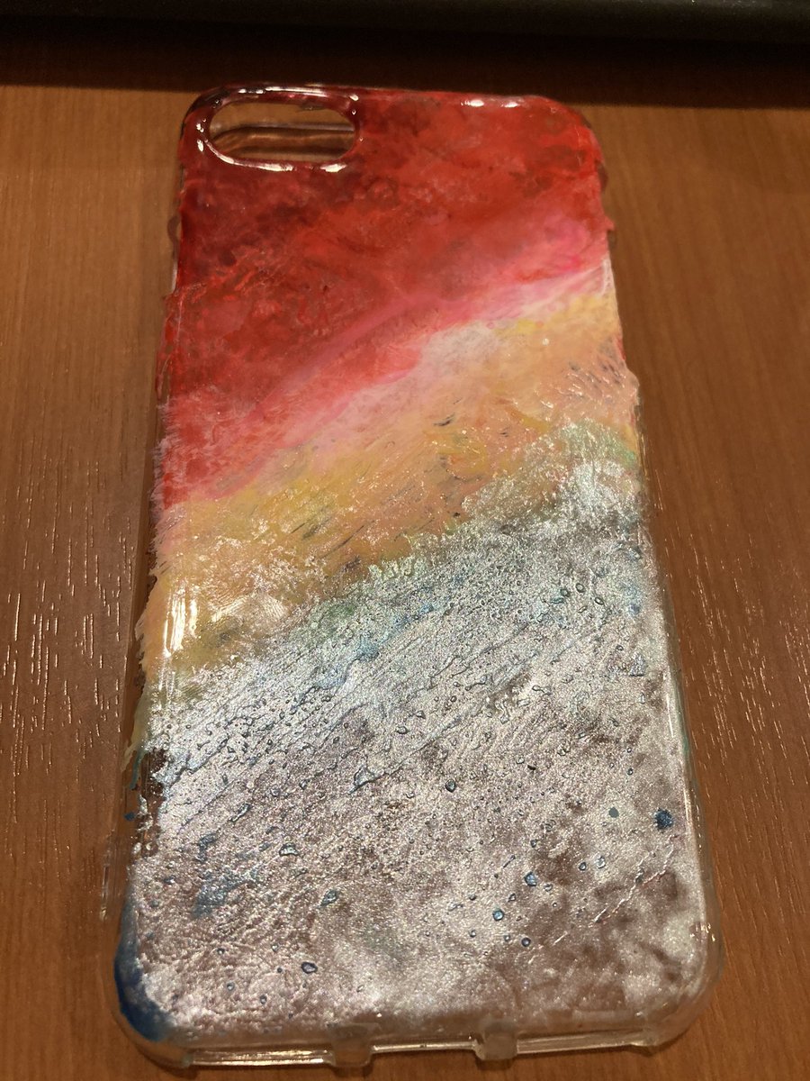 nosuke12321's tweet photo. @kany8ito 買わせて頂きました！
iPhone SEの赤でめっちゃ迷ってた者です！
デザインも質感も気に入って使ってます😊 https://t.co/CpLWMB4uQh