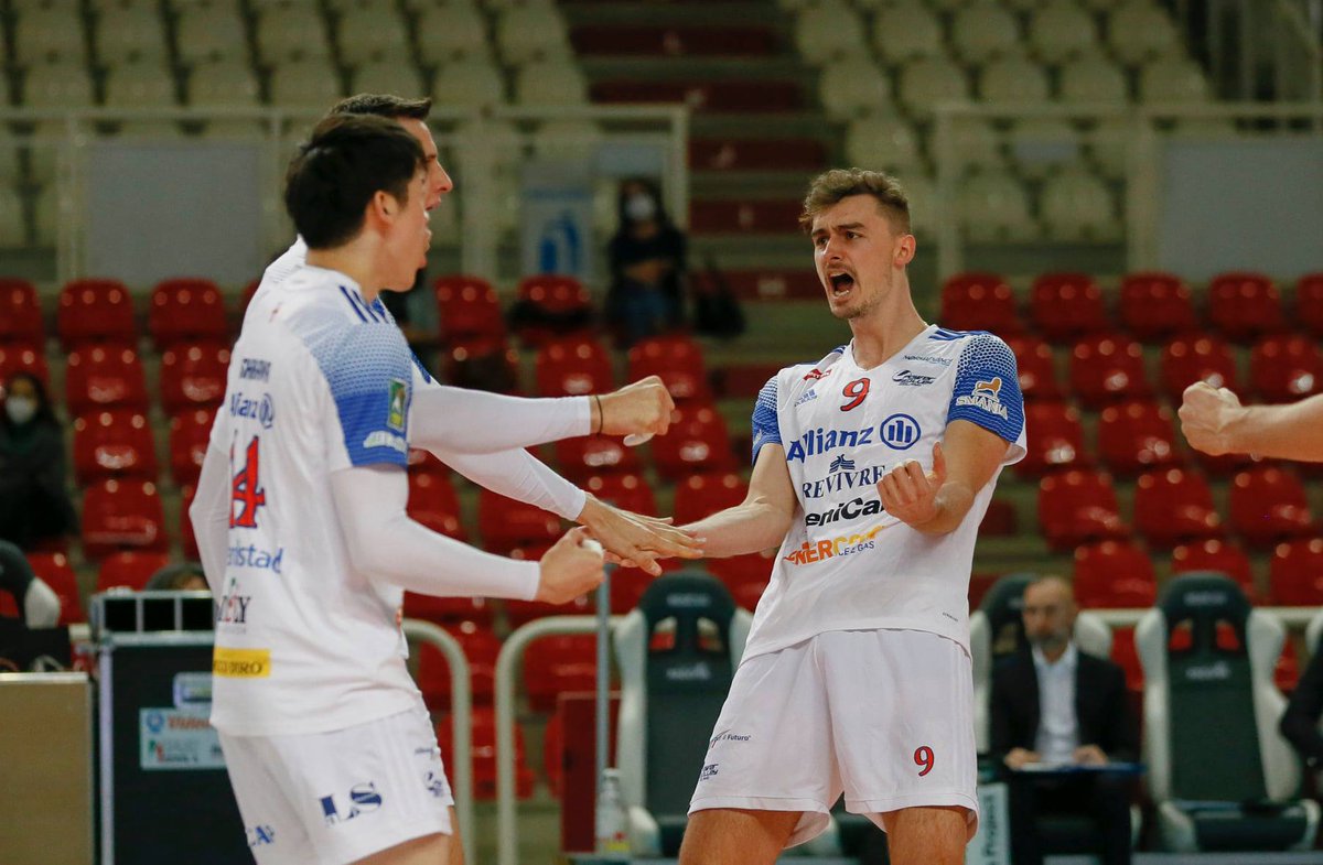 volleypack. tweet media