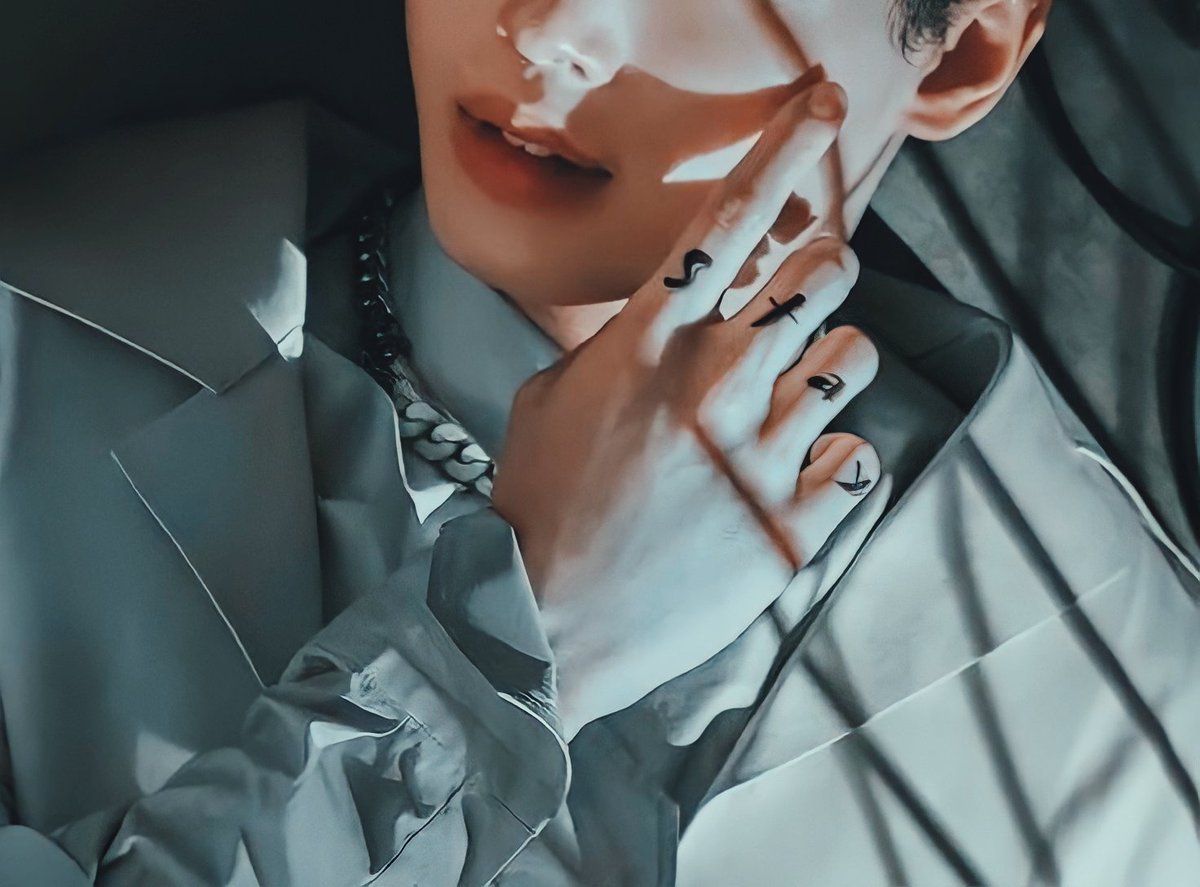 yoongikatt's tweet photo. S T A Y https://t.co/bN7f8booRP
