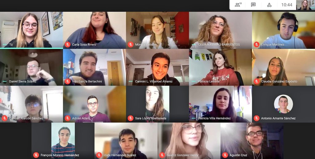 CANAE's tweet photo. El pasado Consejo Confederal despedimos a dos miembros de nuestra Junta Directiva, Idafe y Carmini 😢

Sin embargo, dimos la bienvenida a @IvanBertachini que ya forma parte de la nueva JD de CANAE 🥳

¡Estamos muy contentas de contar con esta nueva incorporación en el equipo!🤓 https://t.co/ufSTsLGEkY