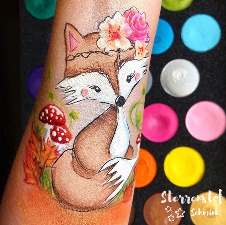 craftngo's tweet photo. What is it about the fox that's so delightfully "Autumn"? This perfect little Fall Fox is by @sterrenstof_schmink
#fallfox #fallfacepaint #foxfacepaint #foxbodypaint #foxart #foxpainting #facepaint #facepainter #pintacaritas #mua https://t.co/z1SRsTd0vs