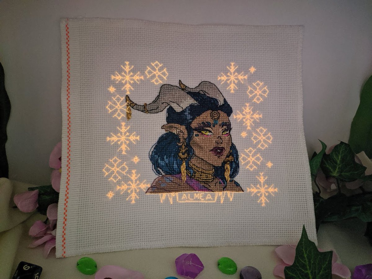 DameraCrystmon's tweet photo. Gift for @milkyway_of
Almea, beautiful dragon Lady 😍
💜Commission Open!💜
Look at my work so far:
https://t.co/lLSuTvbwNg
Basic art @Ryltha
Character by Milky
Cross stitch by me
#Dameracrossstitch #Amlea #crossstitch #fantasy #dragon #OC #girt https://t.co/DwsKmjV0sB
