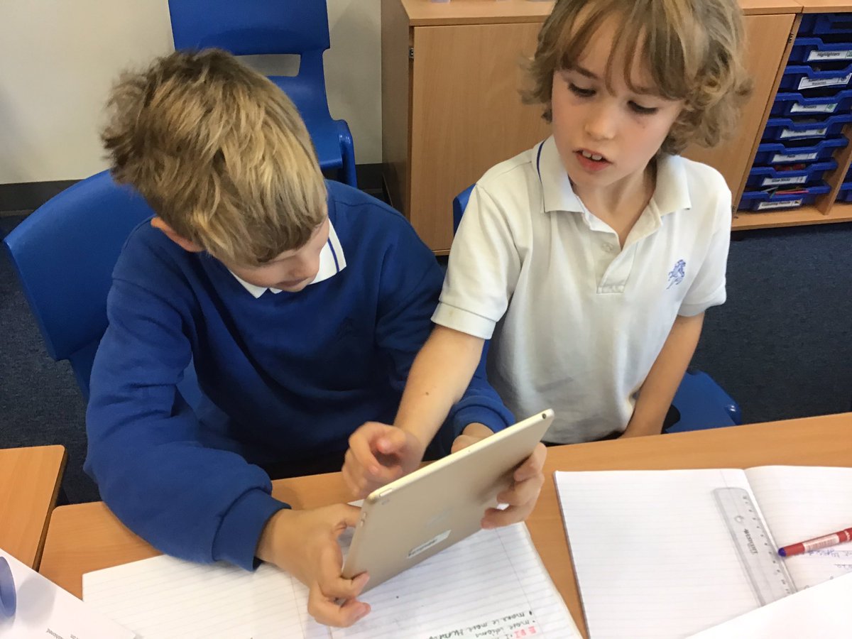BSNJSV's tweet photo. Autumn, autumn, everywhere...Creating mood boards in English in order to dissect common themes in poems about autumn and provide inspiration for our own autumnal verses #JSVY5 https://t.co/ljAIE8D8nm