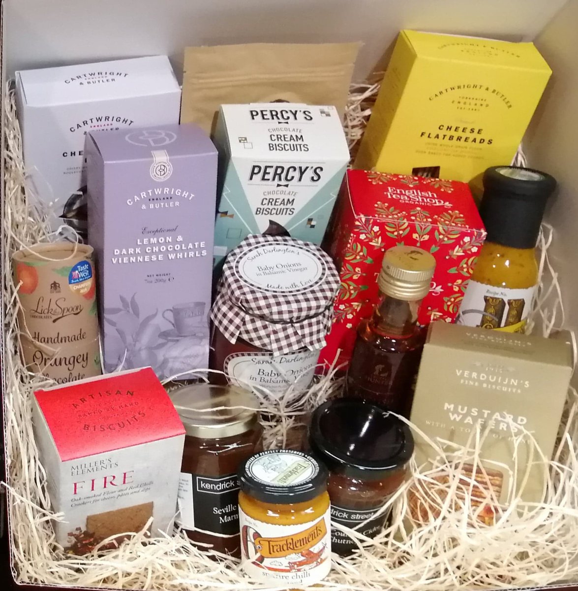 Somebody is getting this treat filled hamper delivered to their door today 😮 This one had the budget set and gave a few ideas of what they wanted/didn't want in the hamper. All discussed over the phone before a picture was emailed over to get the ok 🙂 #hamper #gift #present