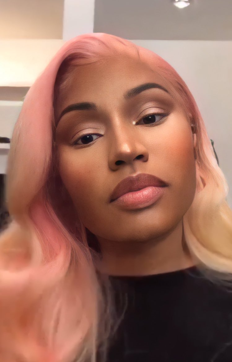 mefeater's tweet photo. Top tier face @NICKIMINAJ 💕 https://t.co/FgeK150BiA