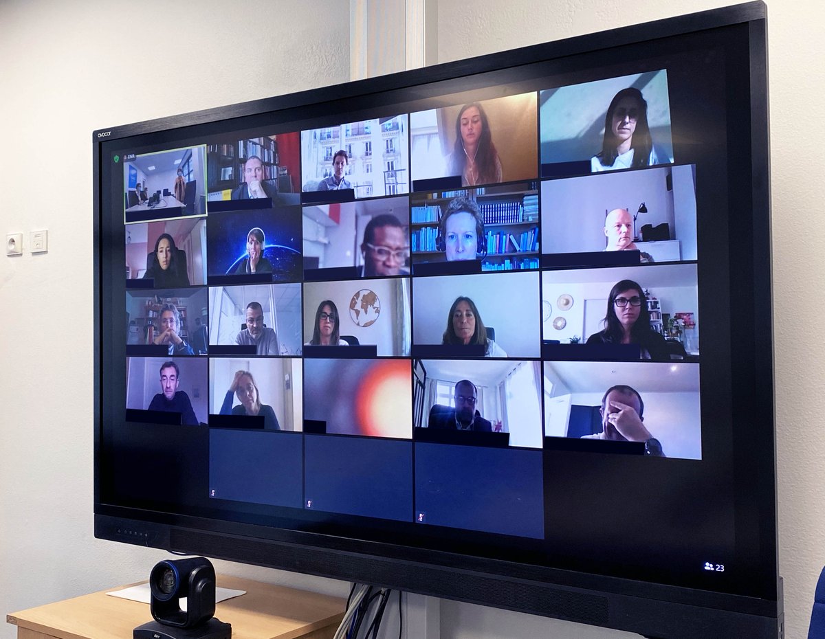 DevinciExec's tweet photo. 🎓C'est la #Rentrée sur @zoom_us 🧑💻 pour la 2ème promotion du MBA Management de l'Intelligence Artificielle !
👉 Ce cursus unique en part-time forme les futurs Chefs de projets en #IA.
#Formationpro #Digital https://t.co/nDtJnQ9MzU