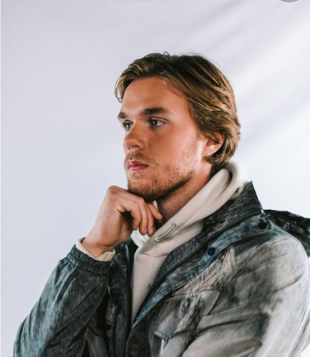 day 92 of nhlers as cute animals: connor mcdavid — once an otter, always an otter 