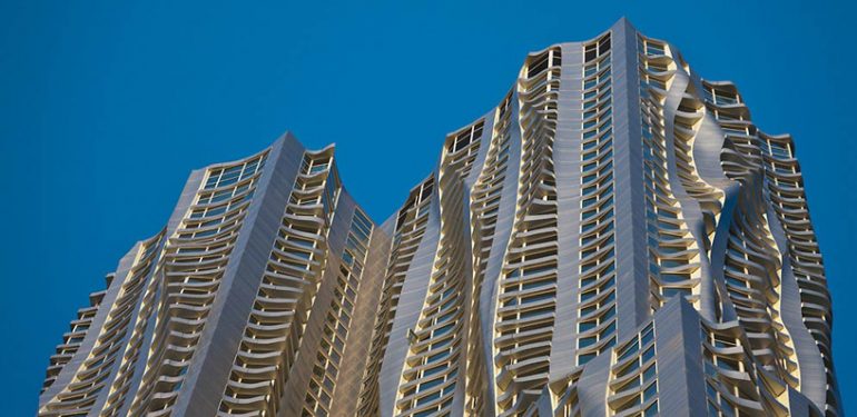 fcivitillo's tweet photo. #NewYork by @FGehry utiliza conductos #HVAC para extender las señales inalámbricas
https://t.co/Tk97XboABM
#BIM #AECO #Tech #BIM6D #sustainable #Inalambric #airconditioning https://t.co/oFE7CenneF