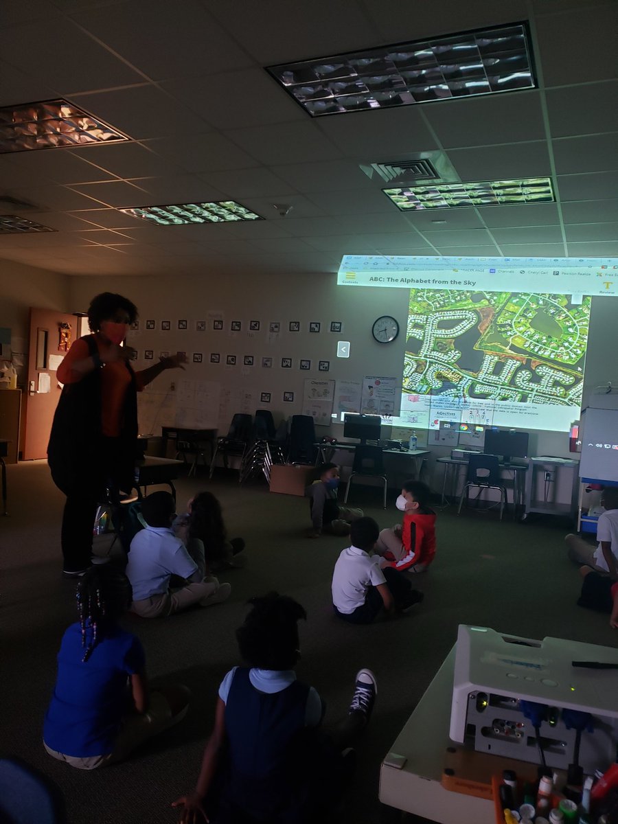 Mrs.Roberts'_Teacher tweet media