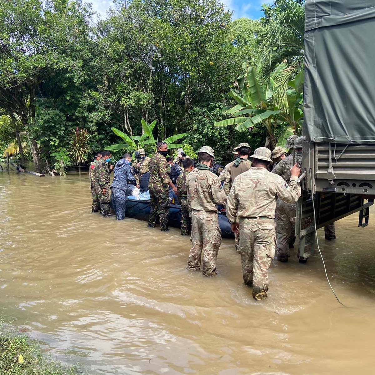 BATSUBOfficial's tweet photo. BATSUB have been delivering HADR support to the Belizean population . #batsub #rdg #ukinbelize π¬π§π§πΏ https://t.co/s8TIKXxYEr