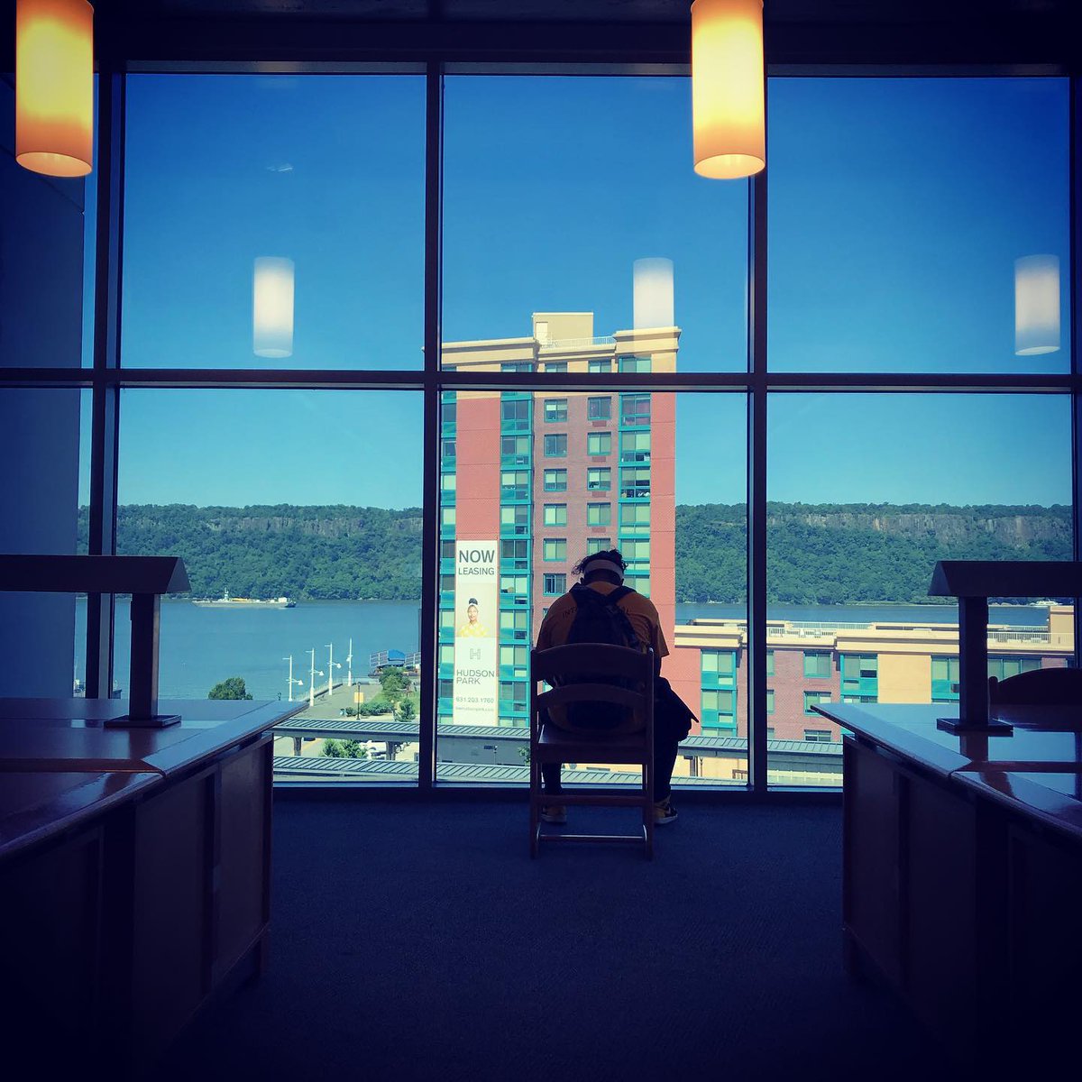 yonkerslibrary's tweet image. ... plus majestic views of the Hudson River and NJ Palisades! 

#SafeStudy #QuietStudy #YonkersPublicLibrary