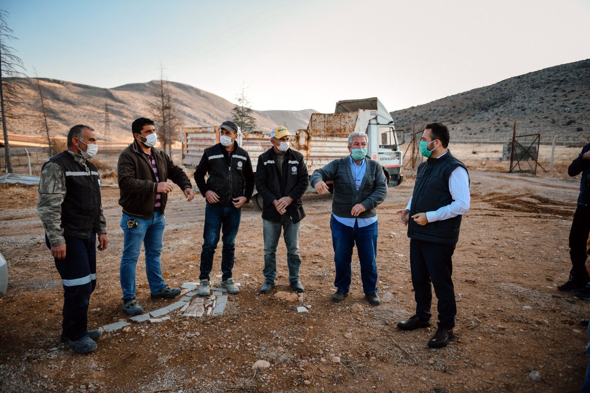 MehmetGurbuzOrg's tweet image. 👉 Barınaktaki çalışmalarımızı, Hayvanları Koruma Derneğimizle birlikte ziyaret ettik.

Hem Bize Allah'ın emaneti olan canlarımıza sahip çıkacağız hem de hayvansever vatandaşlarımıza çocukları ile birlikte gezebilecekleri güzel bir sosyal yaşam alanı kazandıracağız. 🐕 🐈