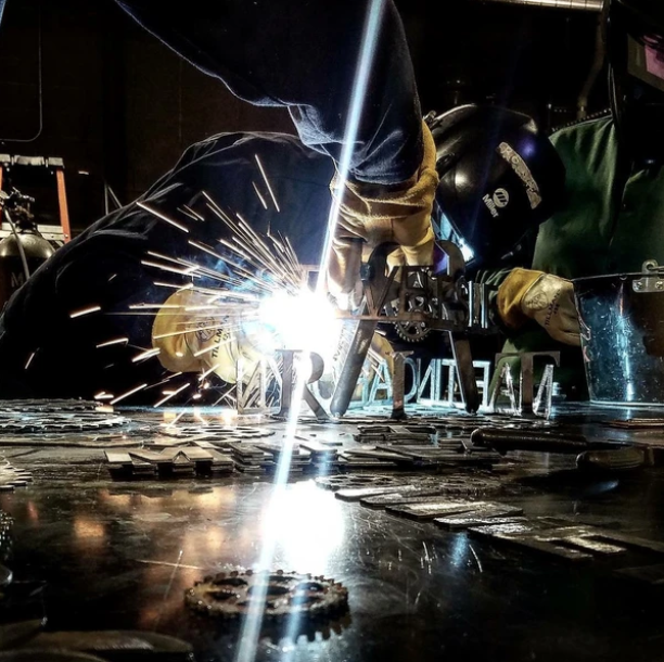 RochesterAFC's tweet photo. Do what you love and you will never have a problem with a Monday! Take charge of your future- pursue a career in welding. We are taking applications NOW for our Career Weldling Program that starts in Feb 2021. Call today at 585-349-7110 or email info@rocafc.com @MonroeCC #rocny https://t.co/7JFlJ3Xq87