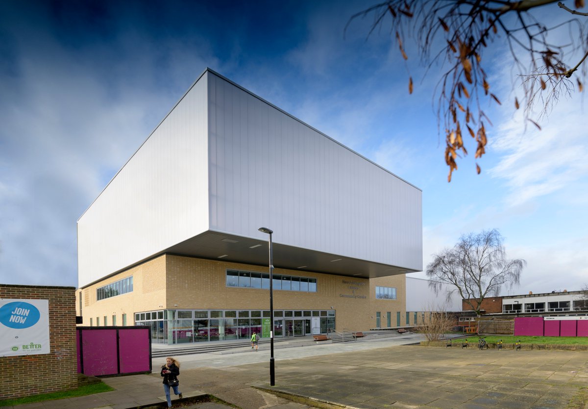 WillmottDixon's tweet image. Our Building Lives Academy, opened during our build of New Addington Leisure Centre, has been shortlisted for Community Engagement Project of the Year

🏗️Up-skilling unemployed local people
👷‍♀️Provided training to 129 individuals

🔗willmottdixon.co.uk/projects/new-a…

#SCFvalues #CNawards