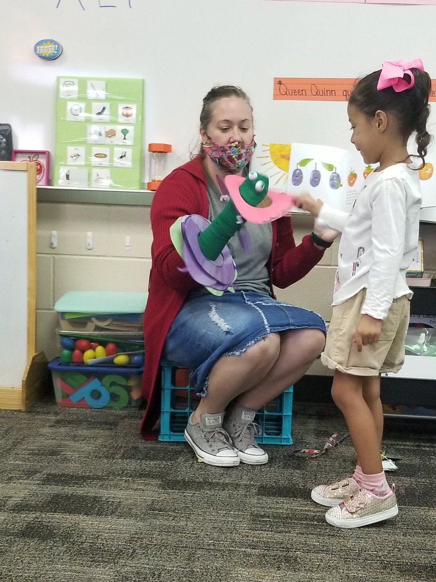MrsMarez_PK's tweet photo. When @ericcarle 's #veryhungrycaterpillar comes to visit @HumbleISD @HumbleISD_WPE Pre-K class, much food is shared and enjoyed! #sharethelight #bethelight @pamelaann66 @stampcrazy75 #adventuresinprek #earlyreaders #loveofreading https://t.co/fEsSGDpbYe