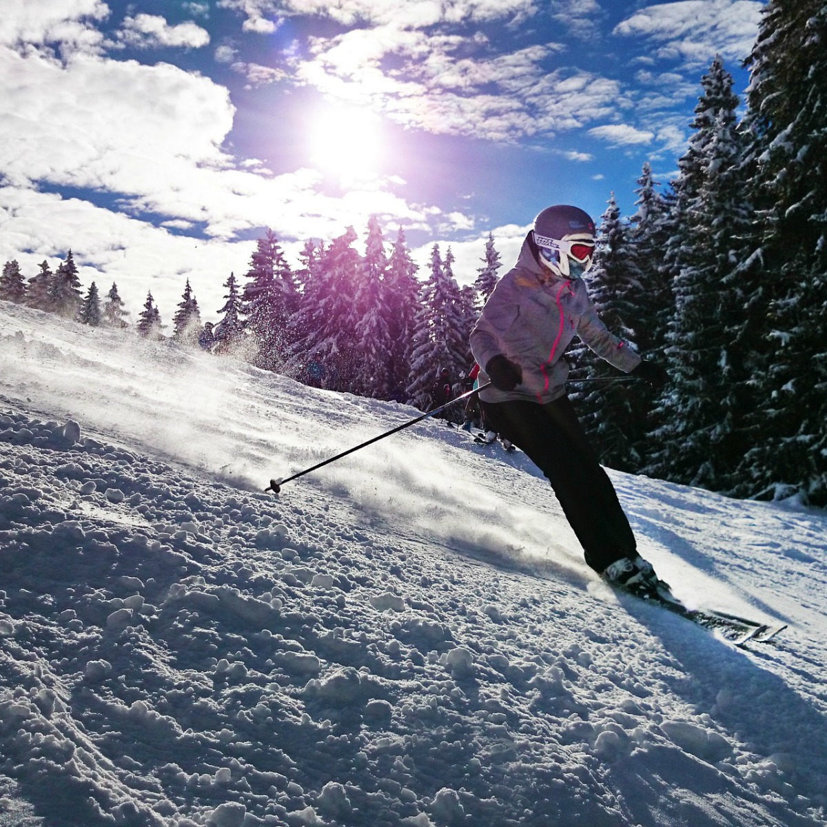 deluxescapes's tweet image. #SkiSeason is just around the corner and this may be the perfect year to plan a #Skication. 🎿
ow.ly/TbIl30rhC2H
#DomesticTravel #TravelSafely #Traveloptions #wintertravel
