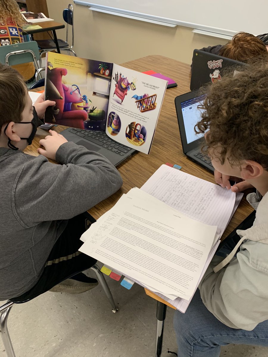 amandacsheets's tweet photo. Picture Book Look this morning as we are identifying and writing good beginnings for our informative essays. https://t.co/VK0hMSDt0l