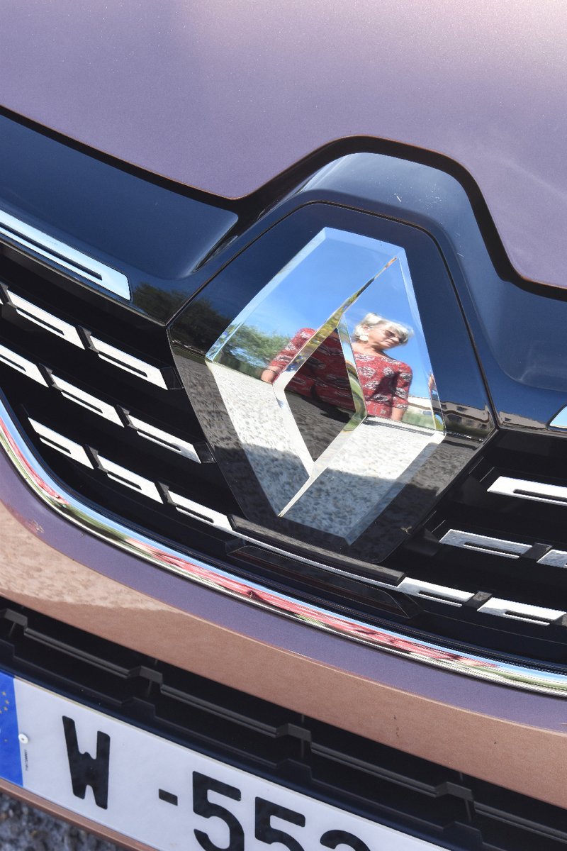 Automobelle's tweet photo. #Renault Mégane Hybride ... va plus loin avec #automobelle magazine. Lire la suite https://t.co/mBXtIYd2zT https://t.co/IUfTKDvPId