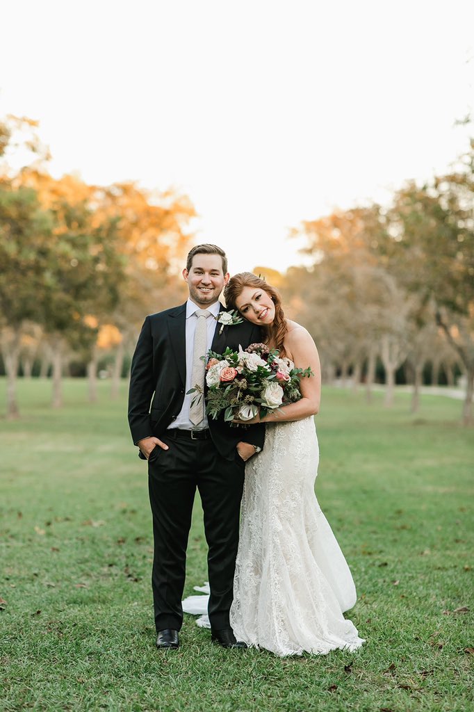 jlowevents's tweet photo. The most perfect fall Saturday, one year ago today @chandeliergrove! ✨🍂 Happy Anniversary to the Werners! Wishing you millions more perfect fall Saturdays together. 🧡 https://t.co/Q1eY5oZoLz