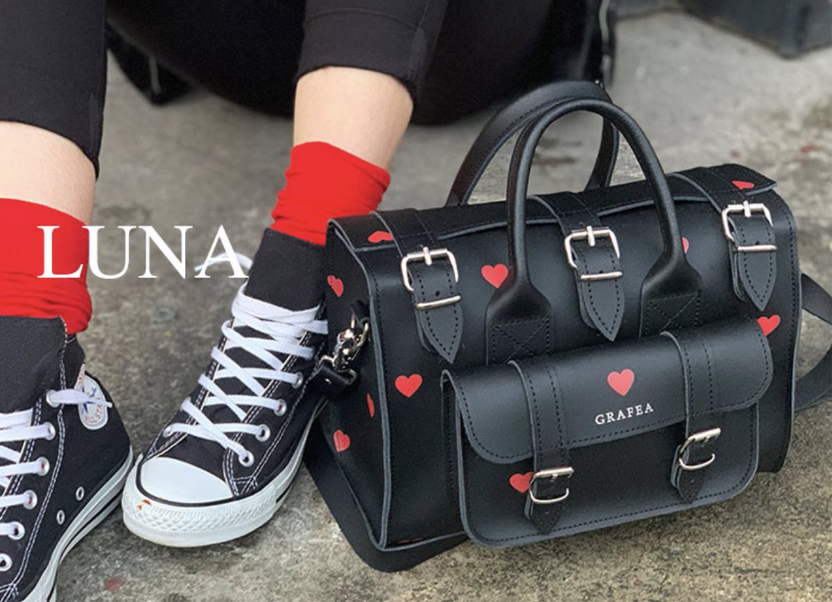 GRAFEA's tweet photo. 🚨 GIVEAWAY 🚨 

We’re celebrating life and we’re giving away three bags  from any of our collections this time

HOW TO ENTER: 

👜 follow @grafea 
👜 retweet this post 
The three winners will be announced Friday the 13th of November 🤍 Link below: https://t.co/HlkdtiwZd8 https://t.co/IlN6p0XPzv