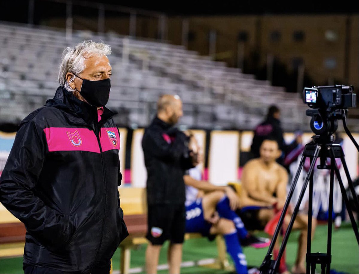 fdematthaeis's tweet photo. 30 years of coaching experience and still a student of the game..!! https://t.co/8SWvhbaNl1