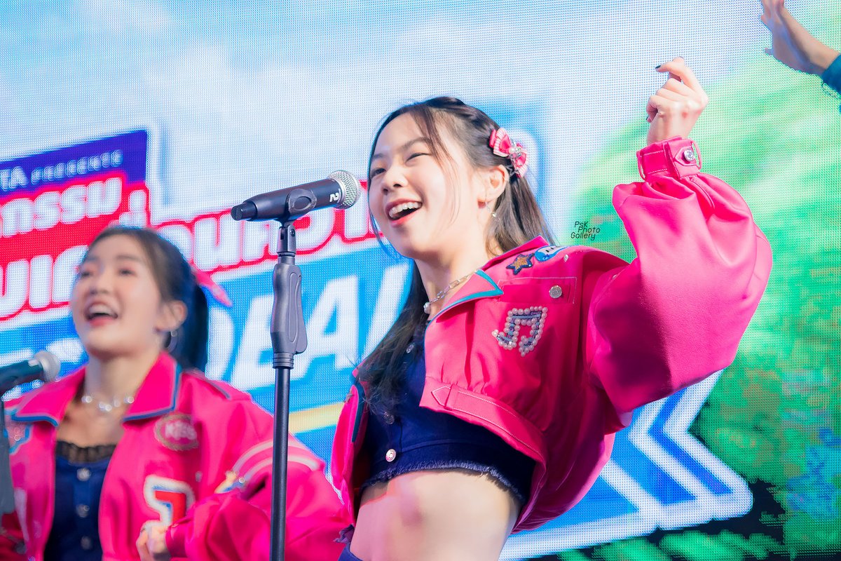 PsKPhotoGallery's tweet photo. Happy birthday นะไอต้าวววววววววววว❤️🎉🎊

#PunBNK48 #BNK48 #PsKPhotoGallery #SamePsK https://t.co/IgwkLbmSC4