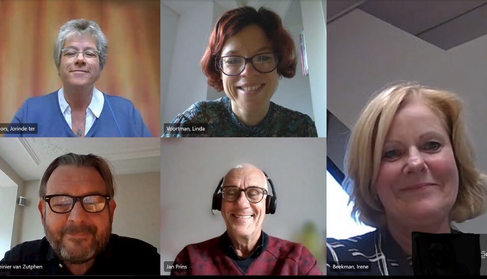 Zojuist hadden we de @nat_ombudsman op (digitaal) werkbezoek bij ons #Servicepunt. We hebben het gehad over de werkwijze, waarbij het voor Utrechters mogelijk om met allerlei vragen bij één loket aan te kloppen utrecht.nl/contact/servic…