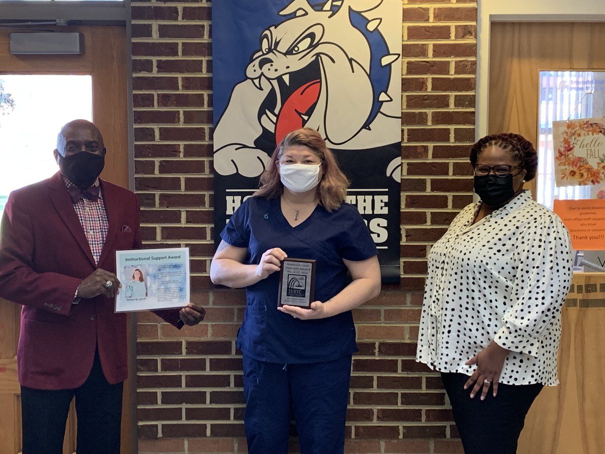 ITTIPSTEM's tweet photo. Celebrating #SVRTC 2020-21 #edtech awardees from Brunswick County Public Schools: Regina Williams, Technology Teacher; Kimberly Lynch, Instructional Support; and Kimberly Forbes, Technology Support! #ITTIPSTEM  #BrunswickStrong #BCPSVA @bcpsva @KristyMidgette @TechDirect501 https://t.co/oo5zpJiT03