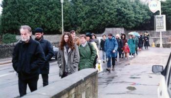 Jessica  @Jessica_me2 thought Andy Coles was 24 & a single activist, whereas he was a 34 year old married  #SpyCops officer. Here he is (2nd from left) on a march to the US airbase at Fairford, Gloucestershire, on 16 March 1991
