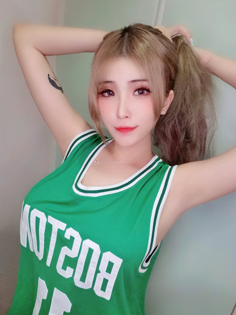 福利姬PLANT LILY 💗分享的黄推图片3 - 网红私拍内容