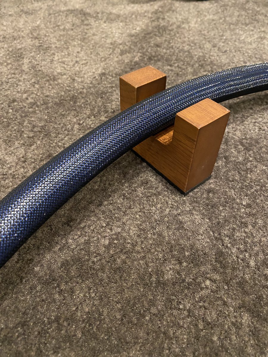 Absolute_Hi_End's tweet photo. Siltech Prince Speaker cable supported by Acoustic Revive RCI-3H cable Insulator @acousticrevive_ #acousticrevive #cableelevator #cableinsulator #audiotweaks https://t.co/qhVurJVScX