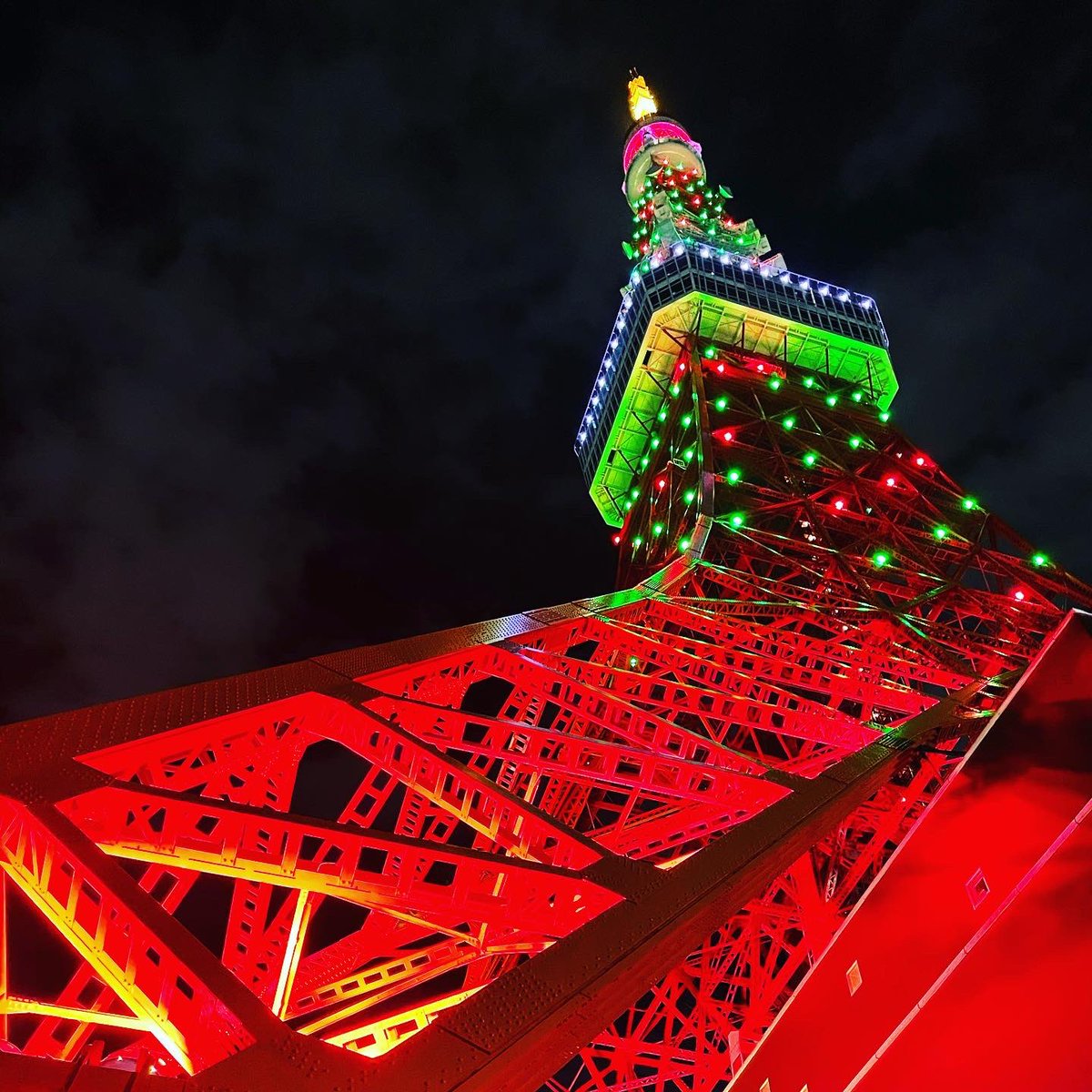 ノッポン弟 Tokyo Tower 公式 サイレント トーキョー 公開記念 スペシャルクリスマスライトアップを点灯中です 一足早いクリスマスツリー仕様の東京タワーは本日24時まで お見逃しなく サイレントトーキョー