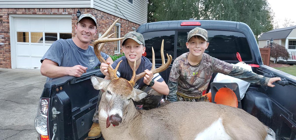 clhargrove's tweet photo. What a great weekend! Cohen got his first deer - #11pointer https://t.co/BsxQtnrtcQ
