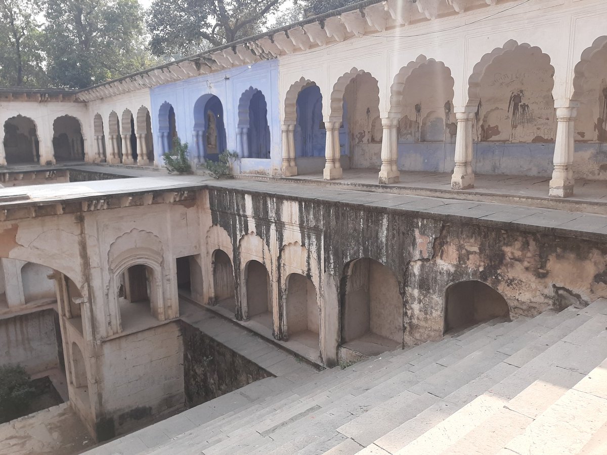 There are 3 big Step wells or Baolis in Rajgarh town.The Govt owned is lying neglected. The private one is maintained using cement even though Chuna/limestone is found in abundance.